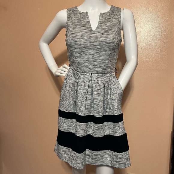 Iz Byer Dresses & Skirts - Dress with Pockets